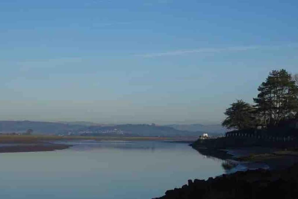 Watersedge Retreat, Views, Sunsets, Dogs Welcome Sandside  Zewnętrze zdjęcie