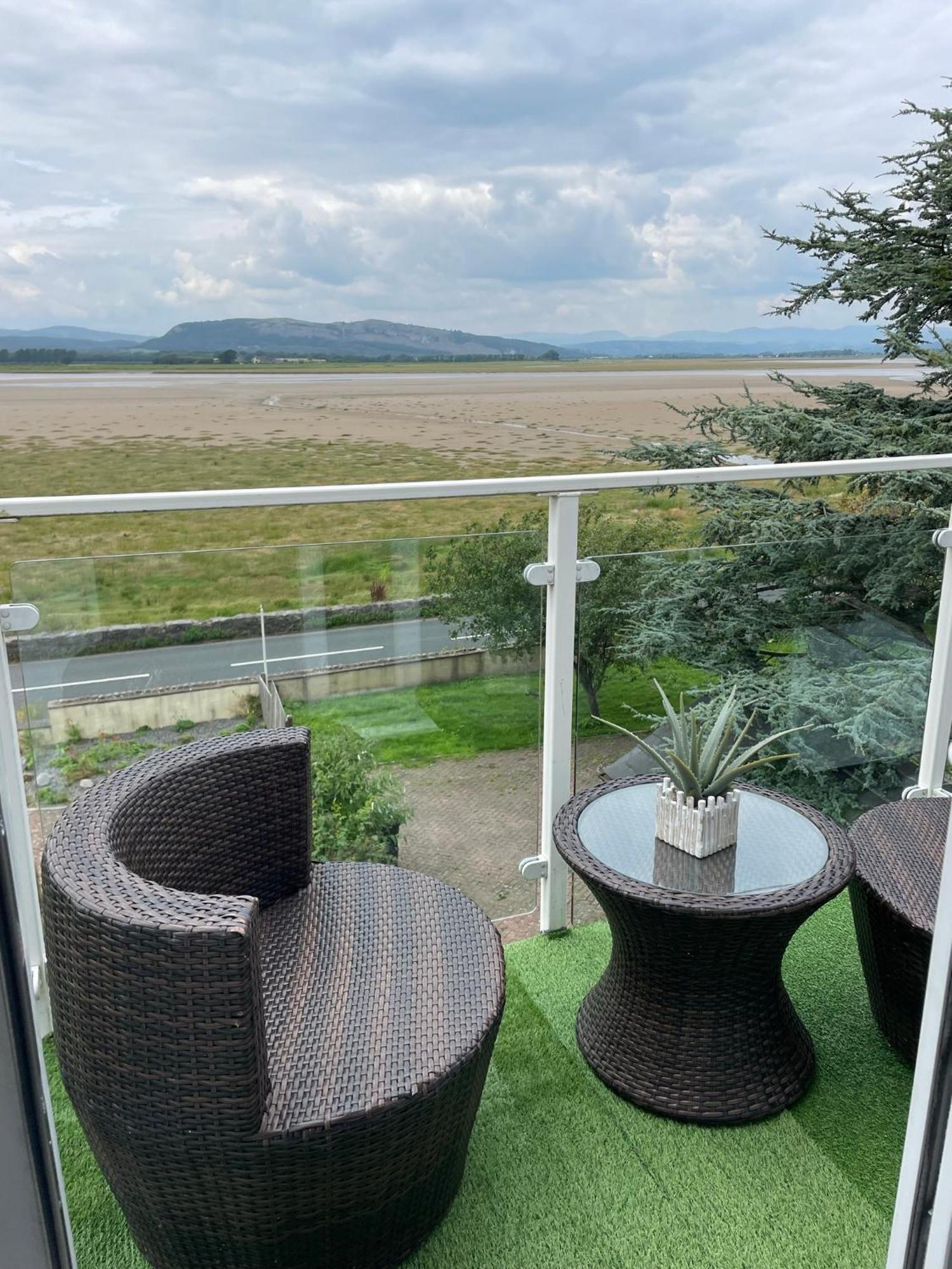 Watersedge Retreat, Views, Sunsets, Dogs Welcome Sandside  Zewnętrze zdjęcie